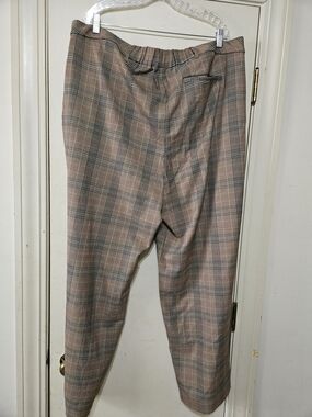Old Navy Plaid Wide Leg Dress Pants in Beige and Black